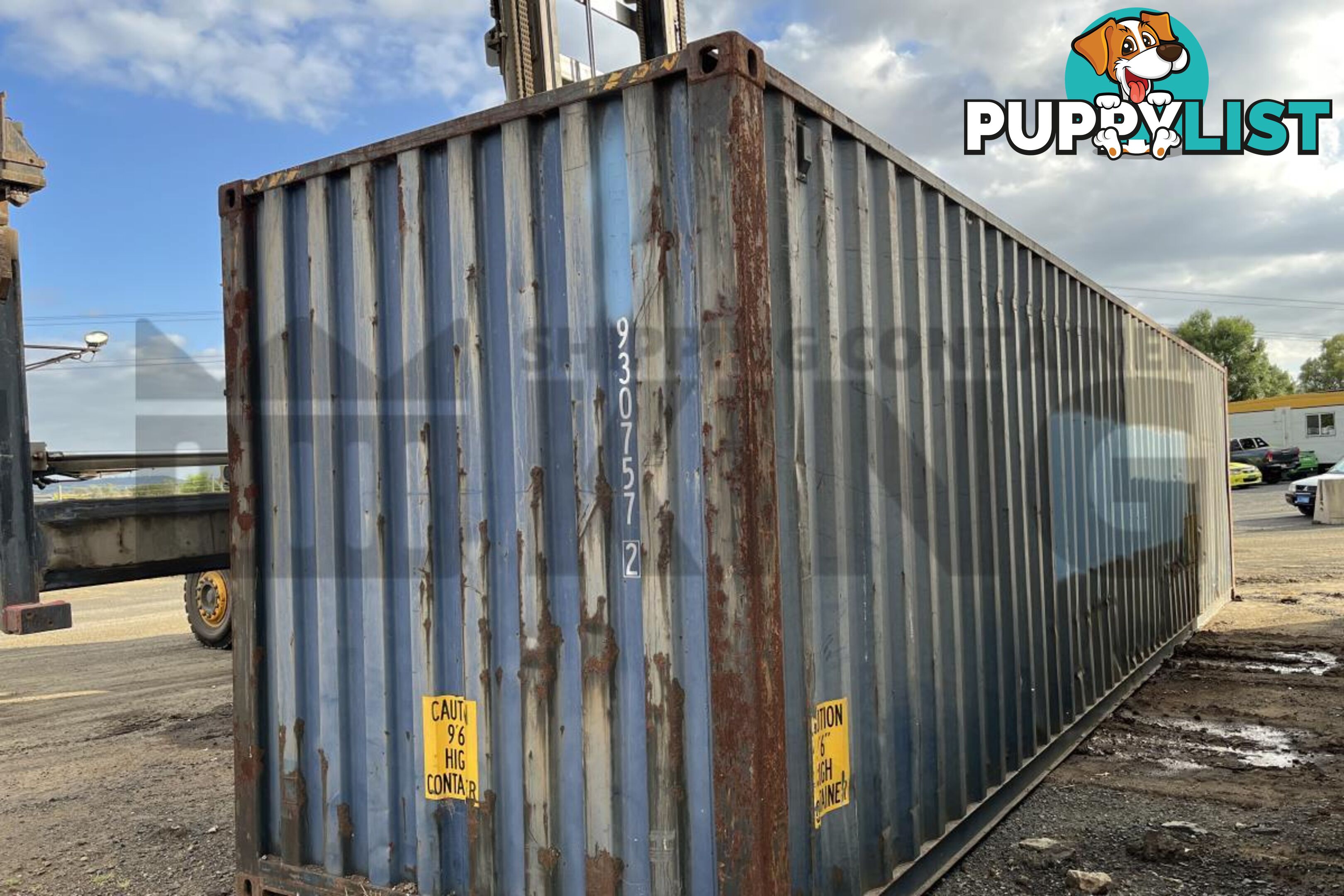 40' HIGH CUBE SHIPPING CONTAINER