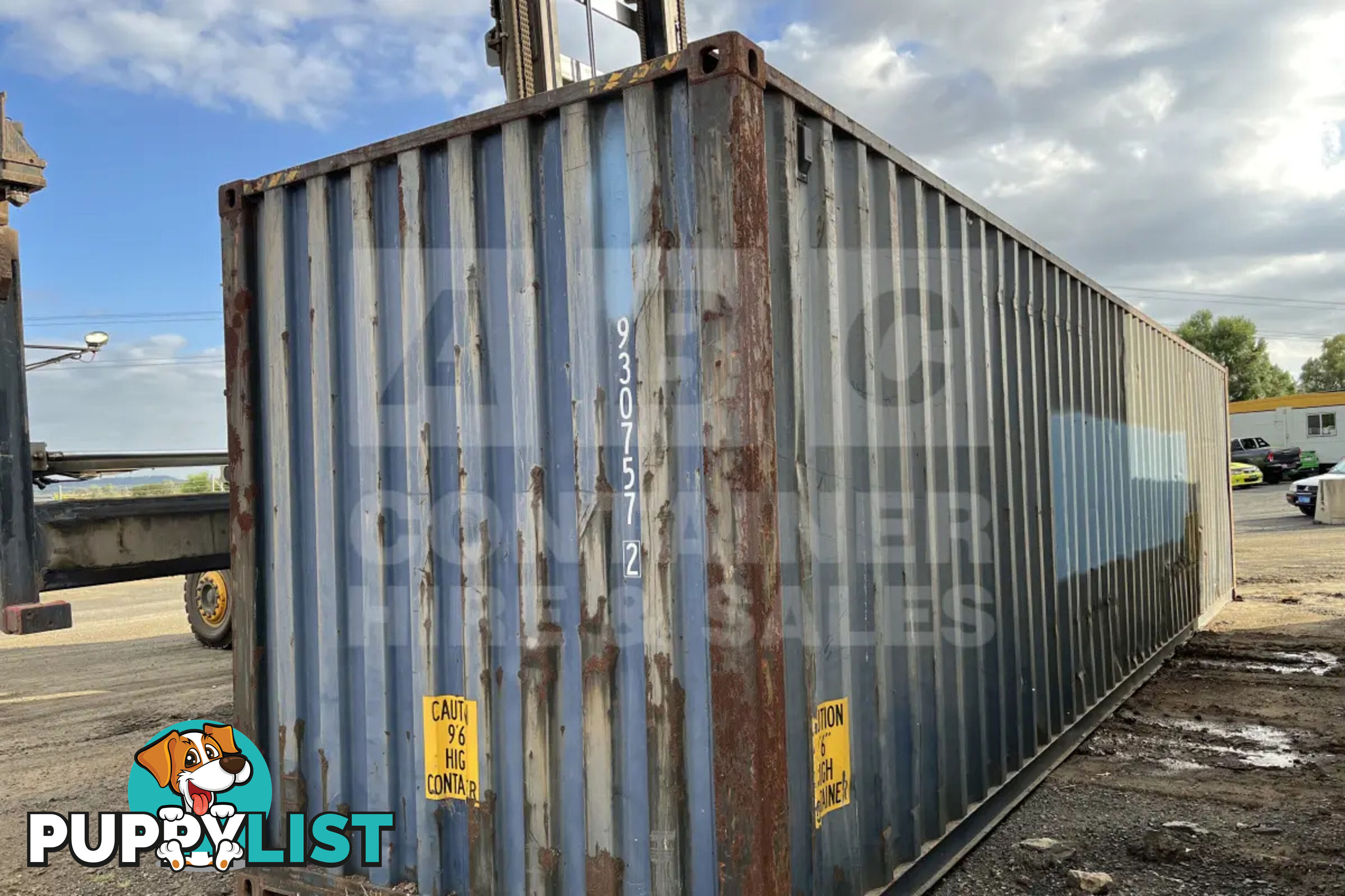 40' HIGH CUBE SHIPPING CONTAINER