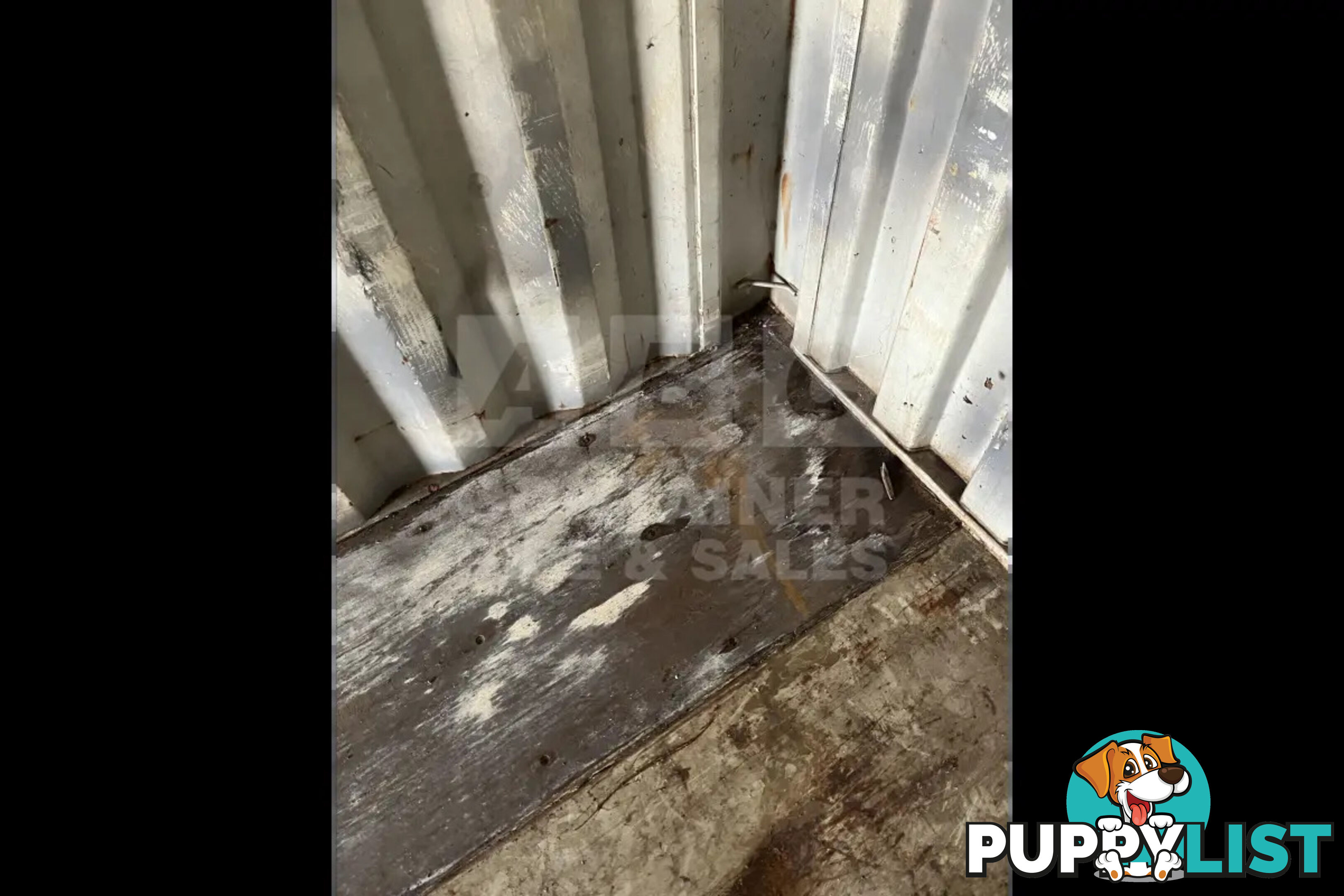 40' HIGH CUBE SHIPPING CONTAINER