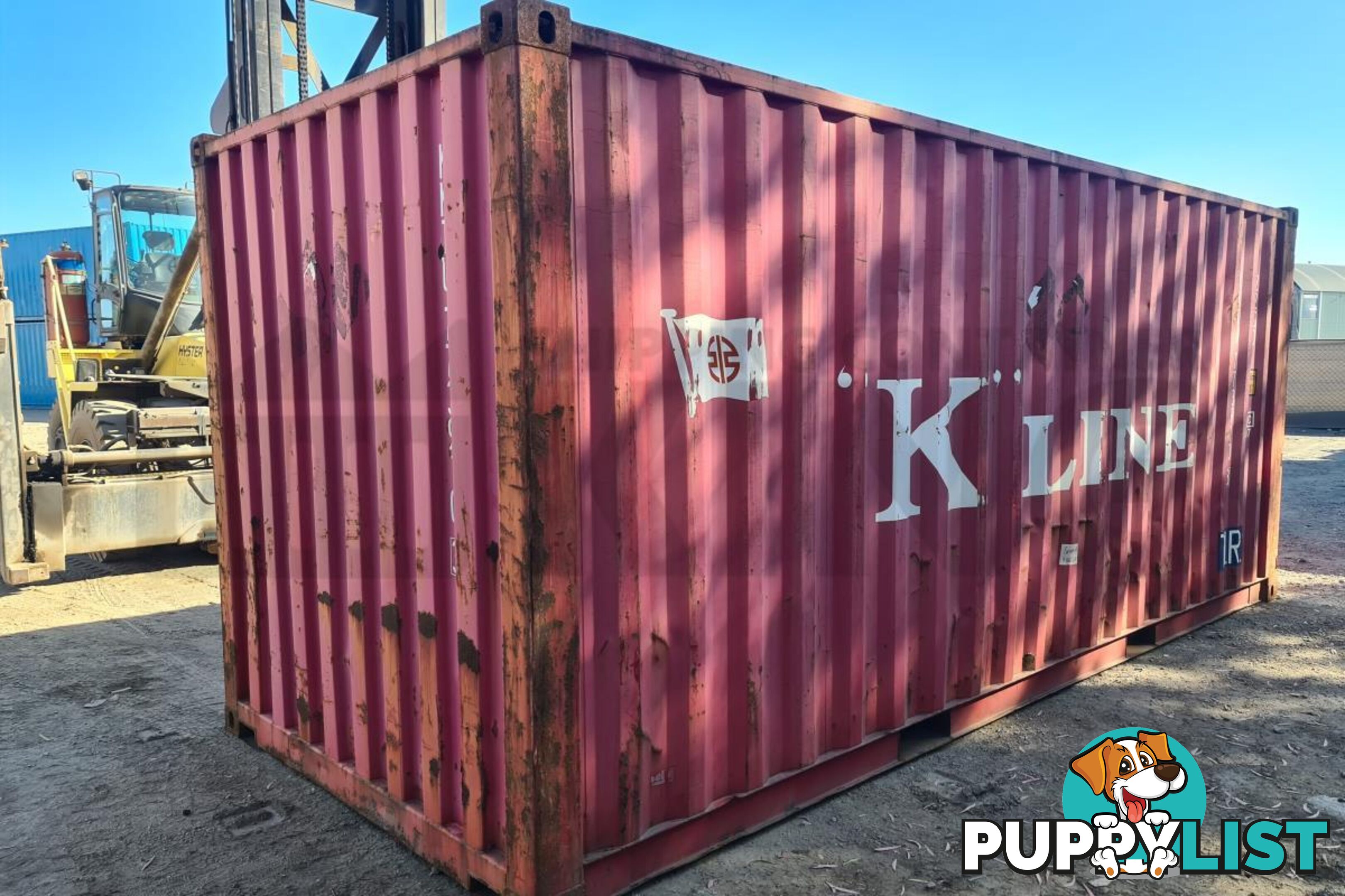 20' STANDARD HEIGHT SHIPPING CONTAINER - in Townsville