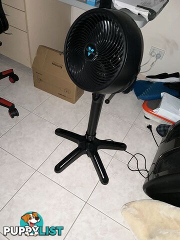 Vornado 683 Medium Pedestal Air Circulator