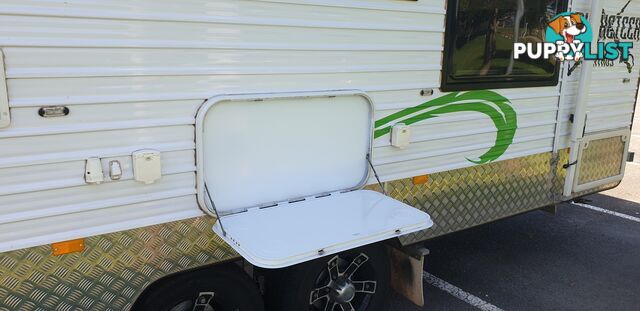 2015 Crusader MUSKETEER ATHOS with recliner chairs and island bed