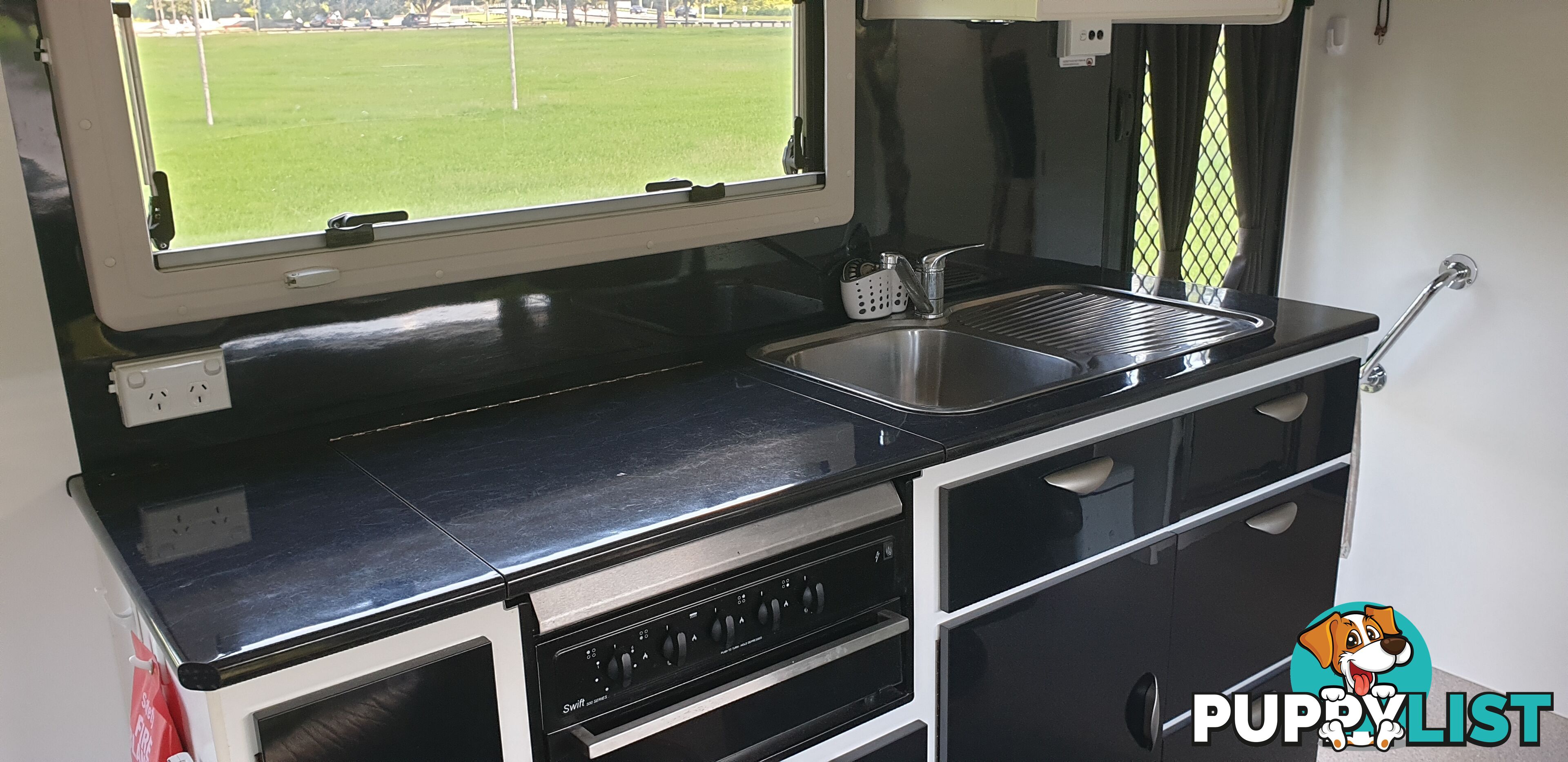 2015 Crusader MUSKETEER ATHOS with recliner chairs and island bed