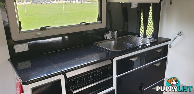 2015 Crusader MUSKETEER ATHOS with recliner chairs and island bed