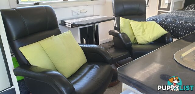 2015 Crusader MUSKETEER ATHOS with recliner chairs and island bed