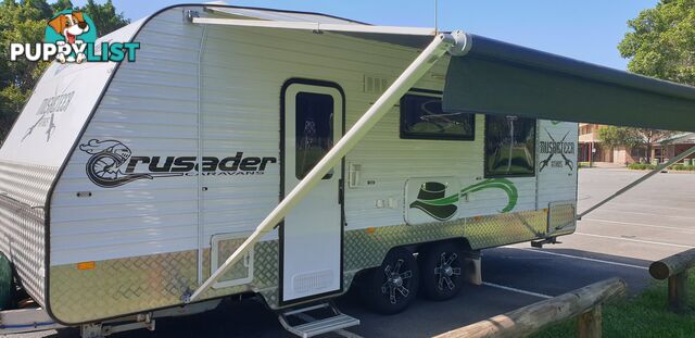 2015 Crusader MUSKETEER ATHOS with recliner chairs and island bed