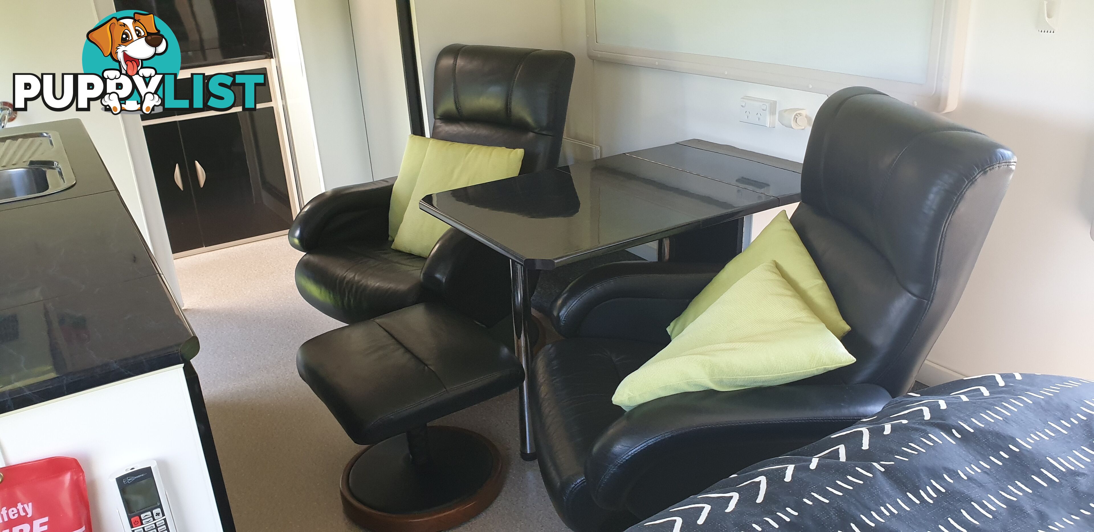 2015 Crusader MUSKETEER ATHOS with recliner chairs and island bed