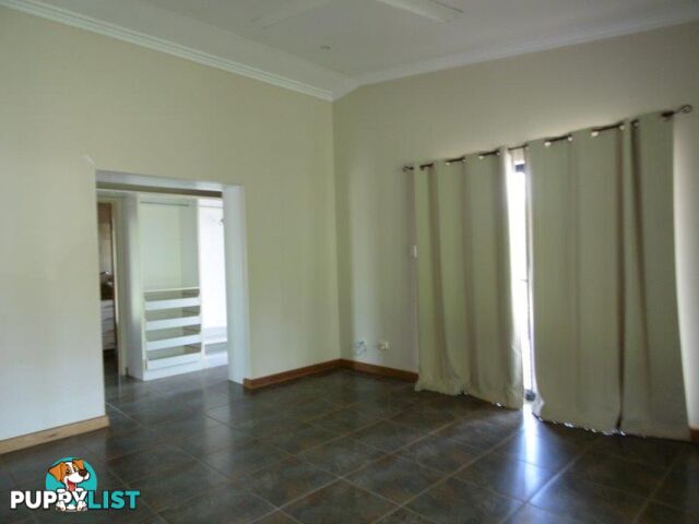 Acacia Hills NT 0822