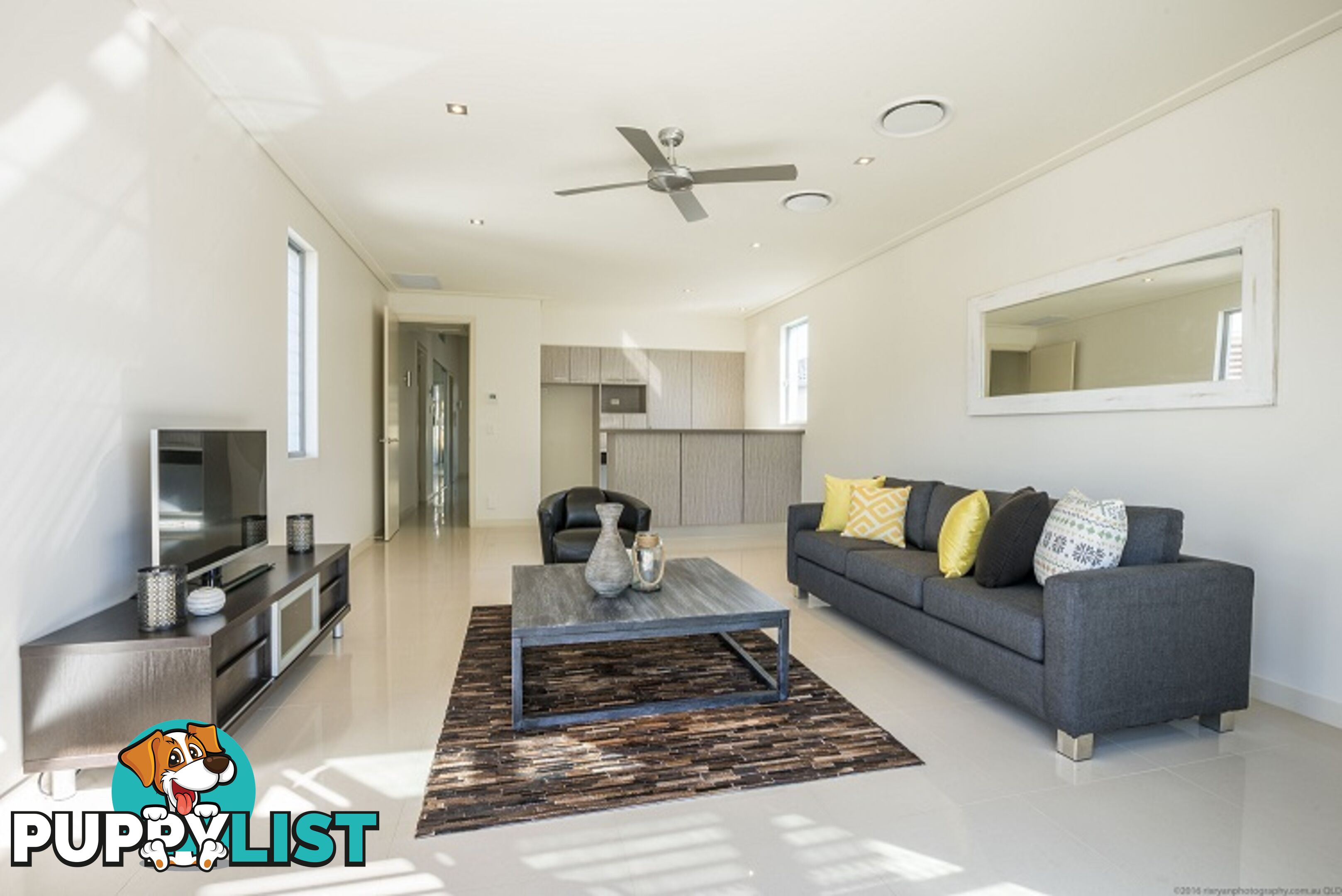 52 Harbour Rise HOPE ISLAND QLD 4212