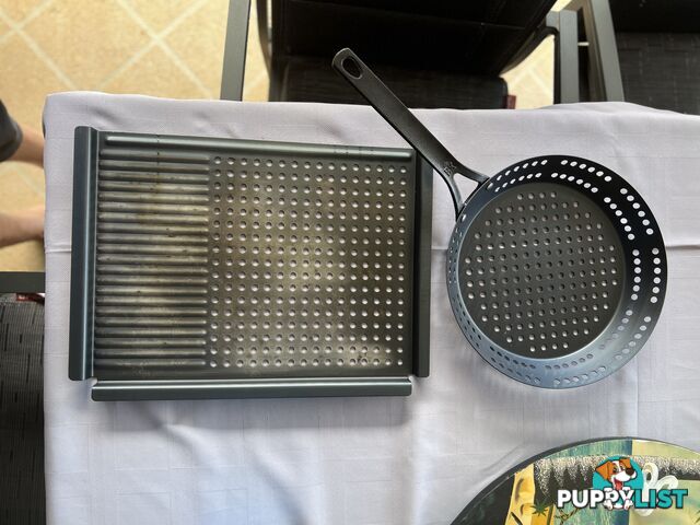 BBQ set Pan & Tray perforated & Preseasoned