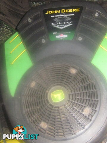 John Deere LA120 Ride on Mower