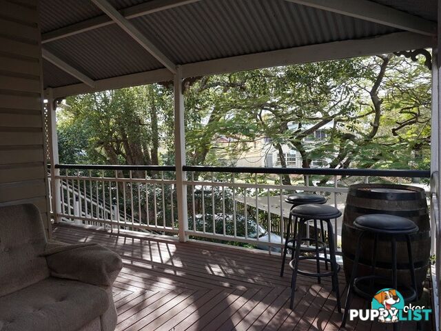 30 Nudgee Road HAMILTON QLD 4007