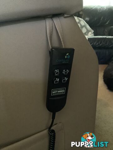 Electric lift recliner
