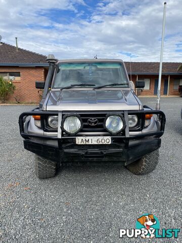 2002 Toyota Landcruiser HDZ 79 Ute Manual