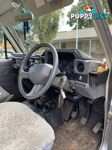 2002 Toyota Landcruiser HDZ 79 Ute Manual