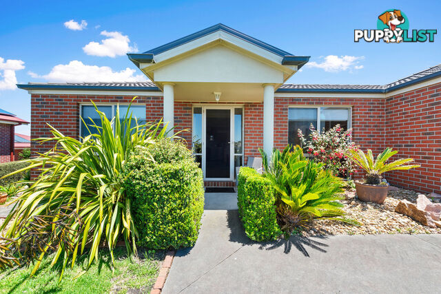 11 Hillcrest Rise LAKES ENTRANCE VIC 3909