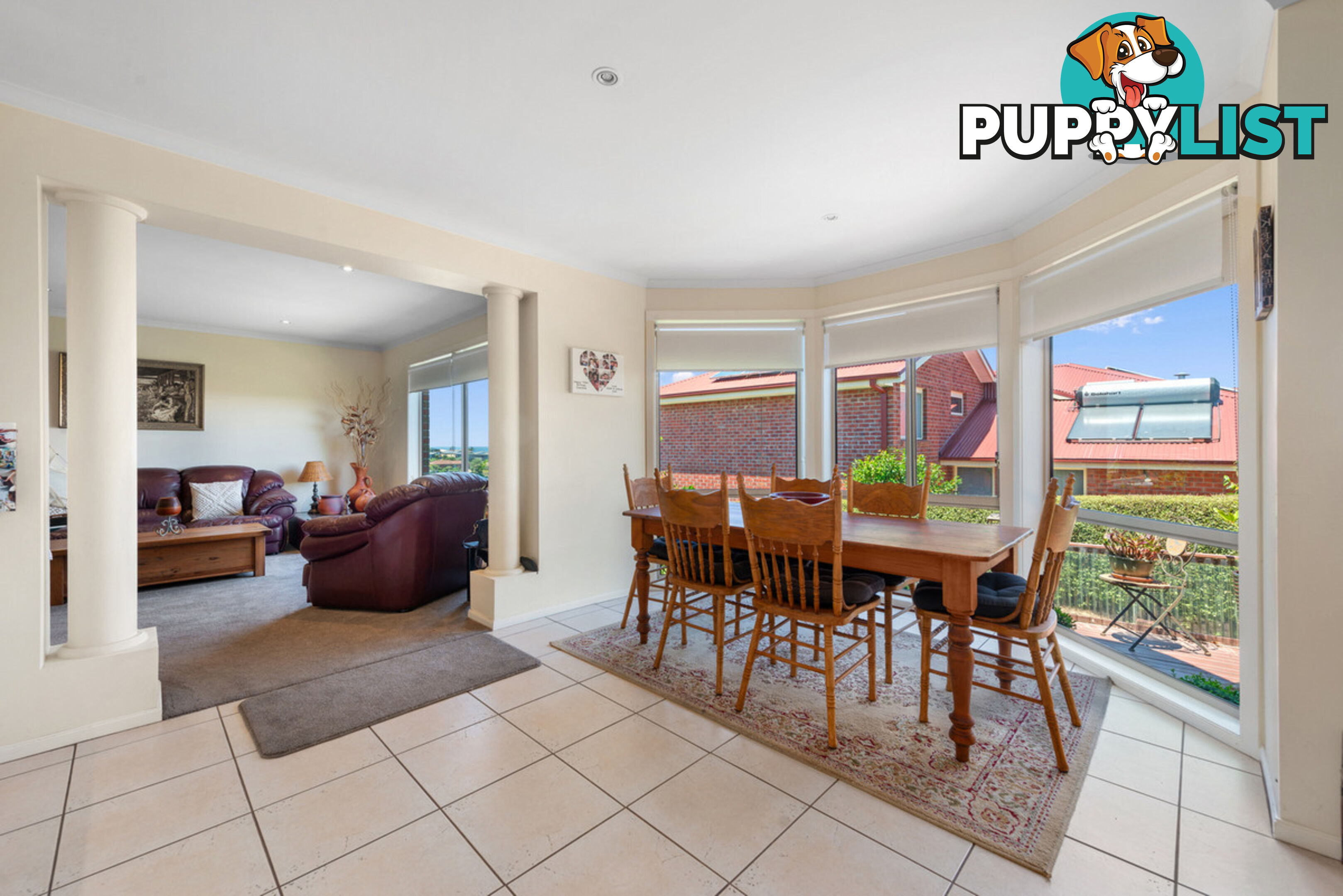 11 Hillcrest Rise LAKES ENTRANCE VIC 3909