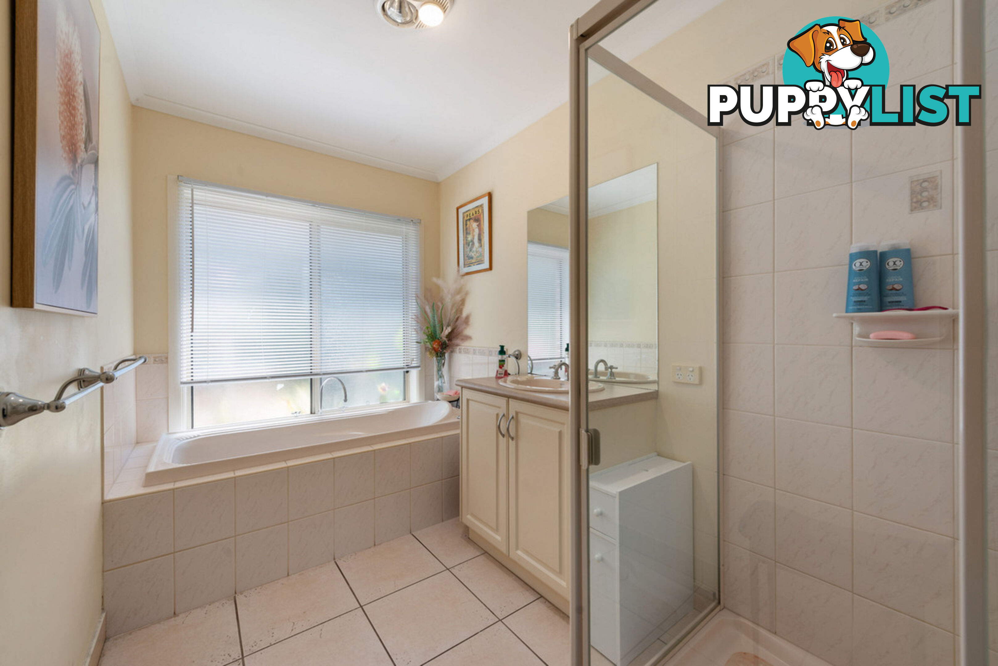 11 Hillcrest Rise LAKES ENTRANCE VIC 3909