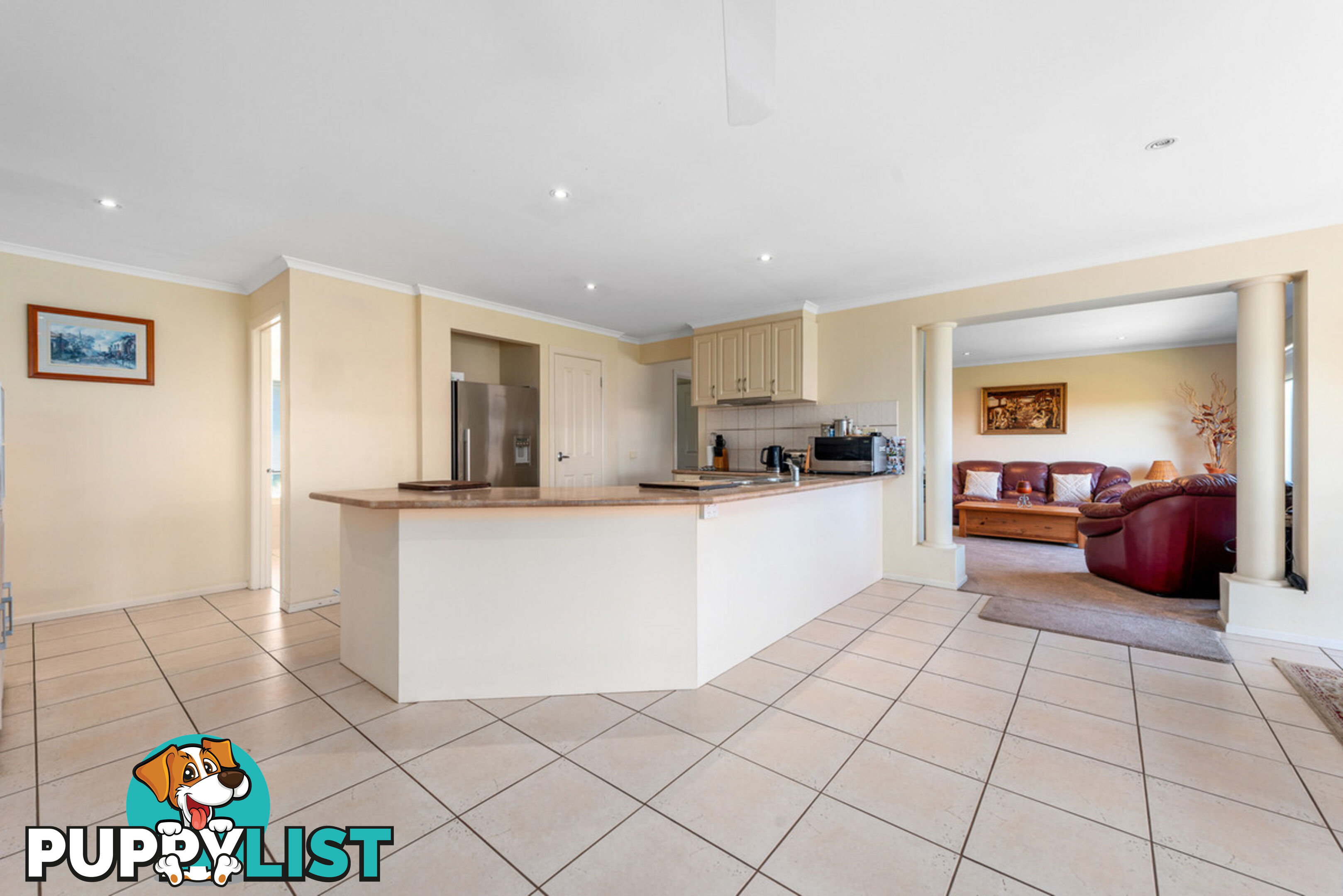 11 Hillcrest Rise LAKES ENTRANCE VIC 3909