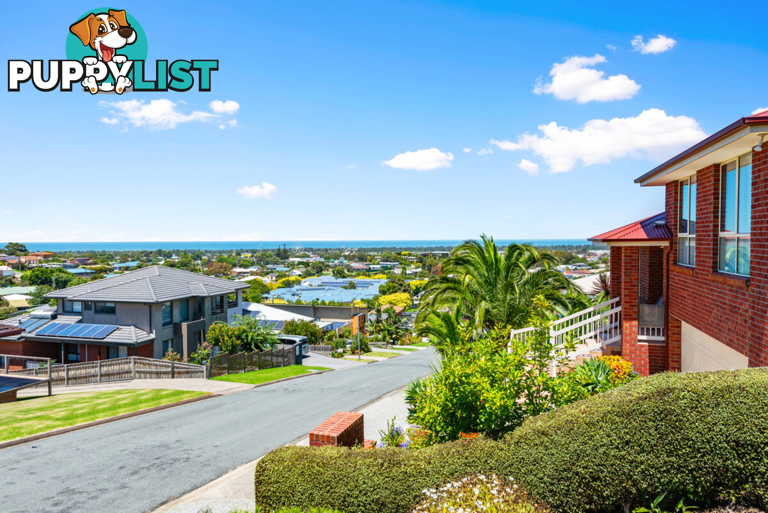 11 Hillcrest Rise LAKES ENTRANCE VIC 3909