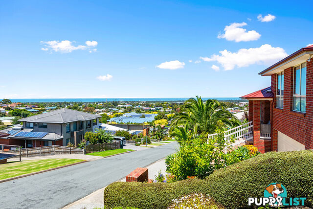 11 Hillcrest Rise LAKES ENTRANCE VIC 3909