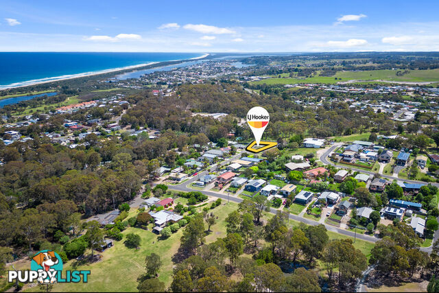 15 Christopher Court LAKES ENTRANCE VIC 3909