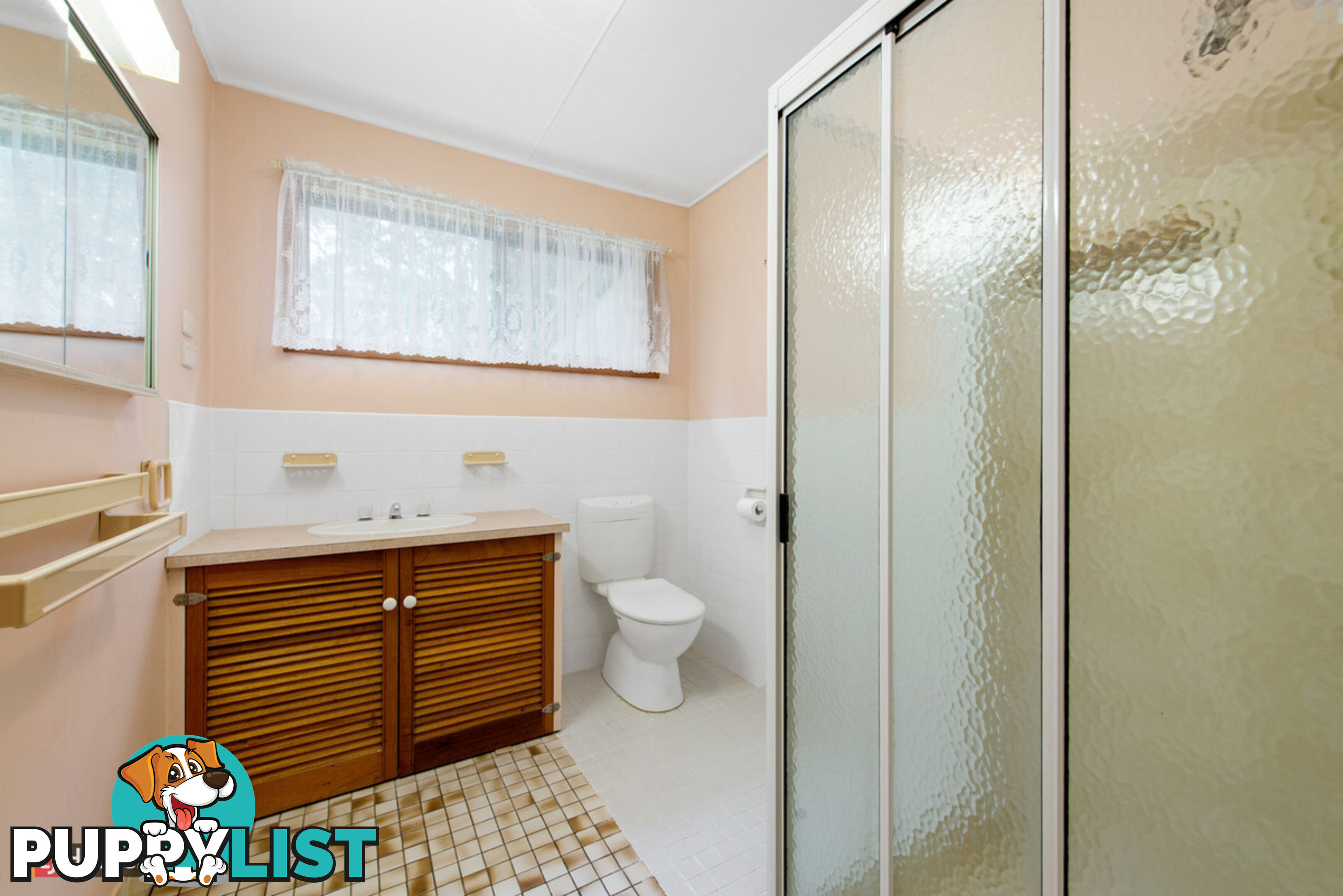 15 Christopher Court LAKES ENTRANCE VIC 3909