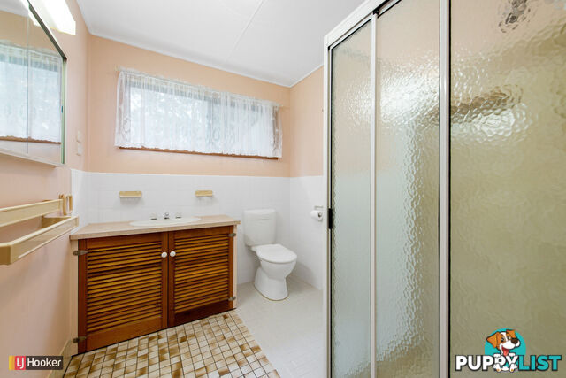 15 Christopher Court LAKES ENTRANCE VIC 3909