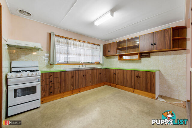 15 Christopher Court LAKES ENTRANCE VIC 3909