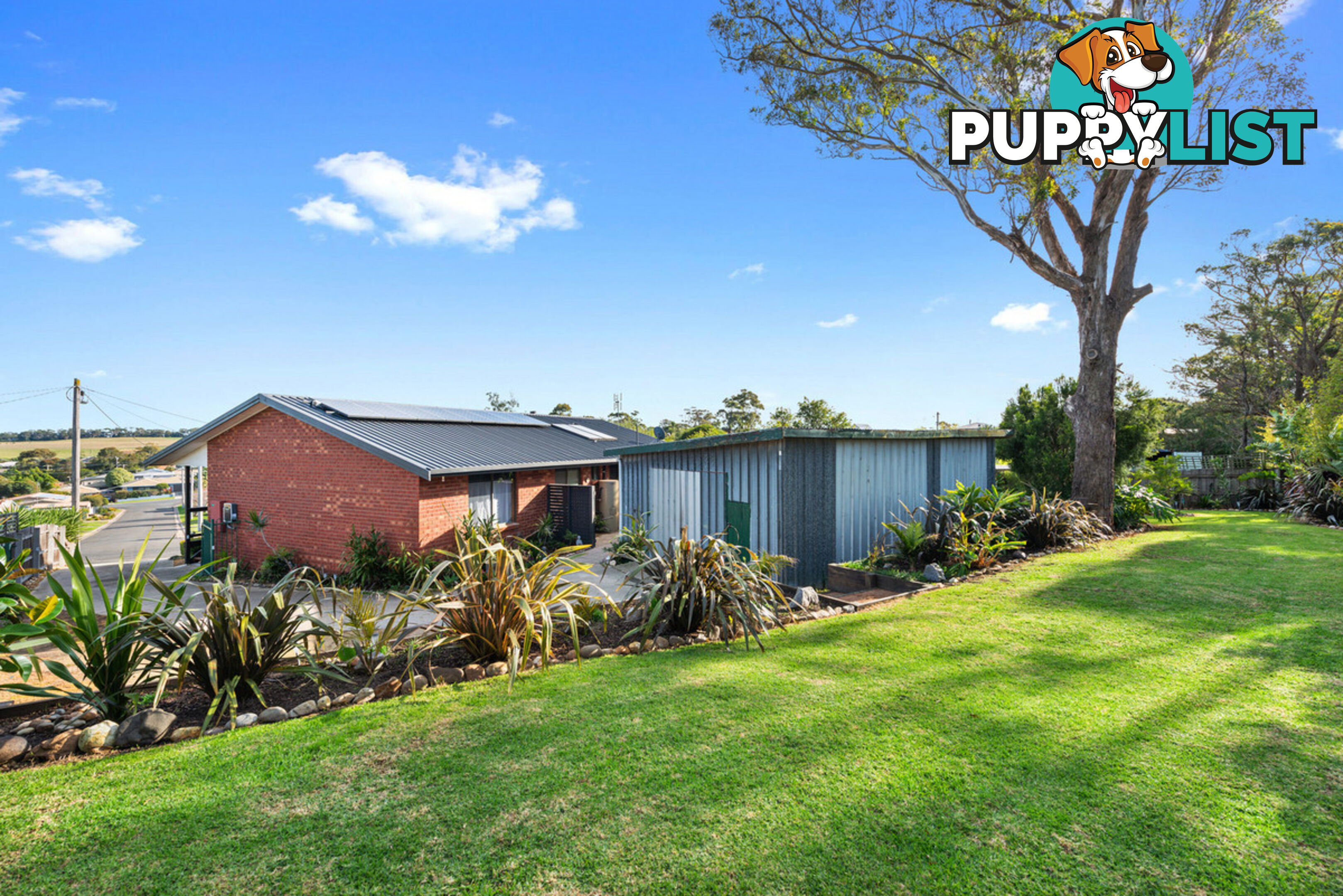 15 Ocean Court LAKES ENTRANCE VIC 3909