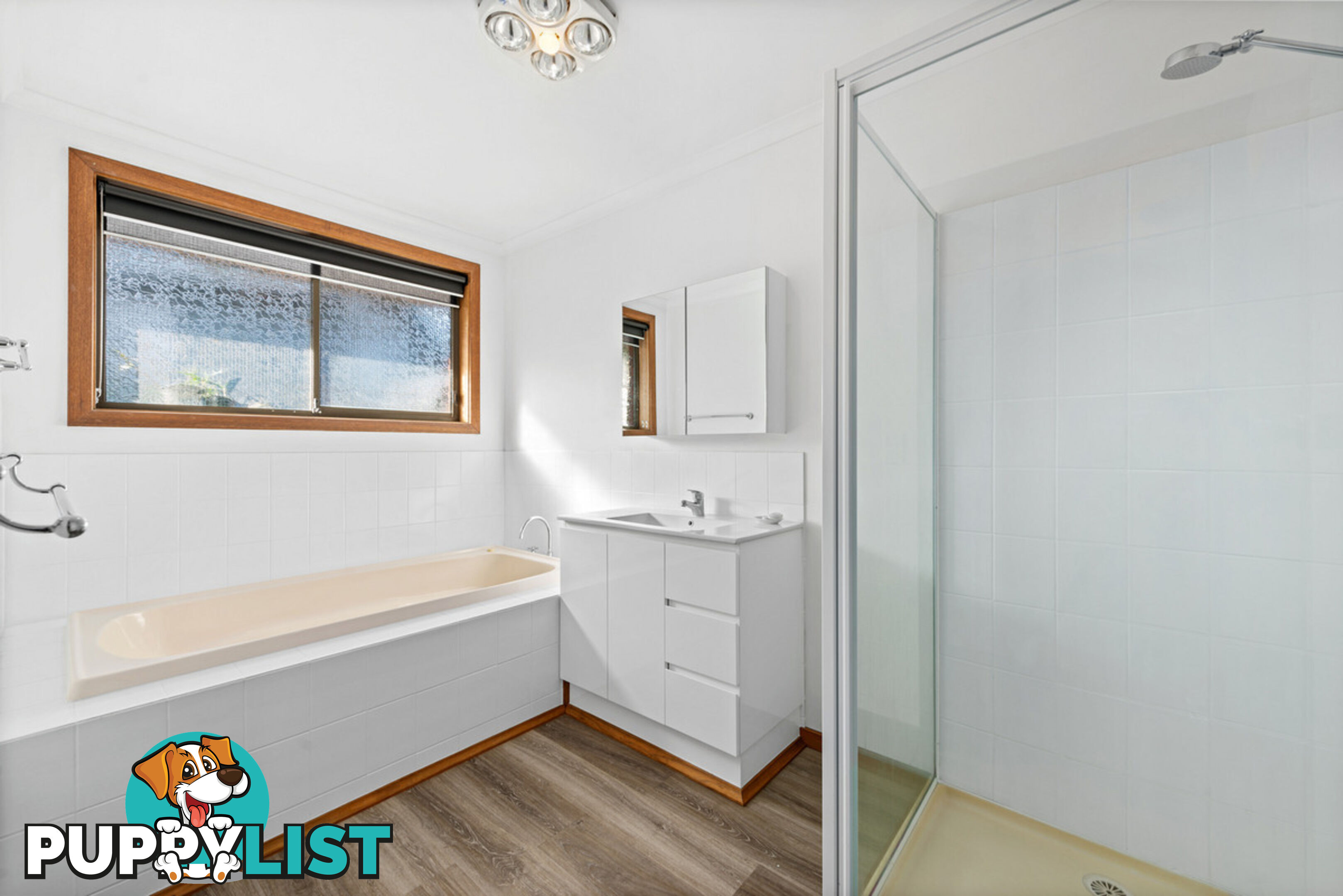 15 Ocean Court LAKES ENTRANCE VIC 3909