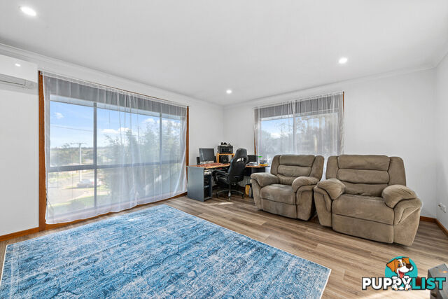 15 Ocean Court LAKES ENTRANCE VIC 3909