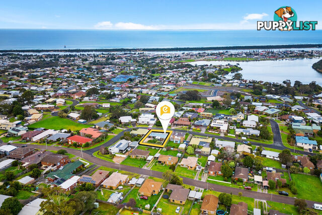 68 Ocean View Parade LAKES ENTRANCE VIC 3909