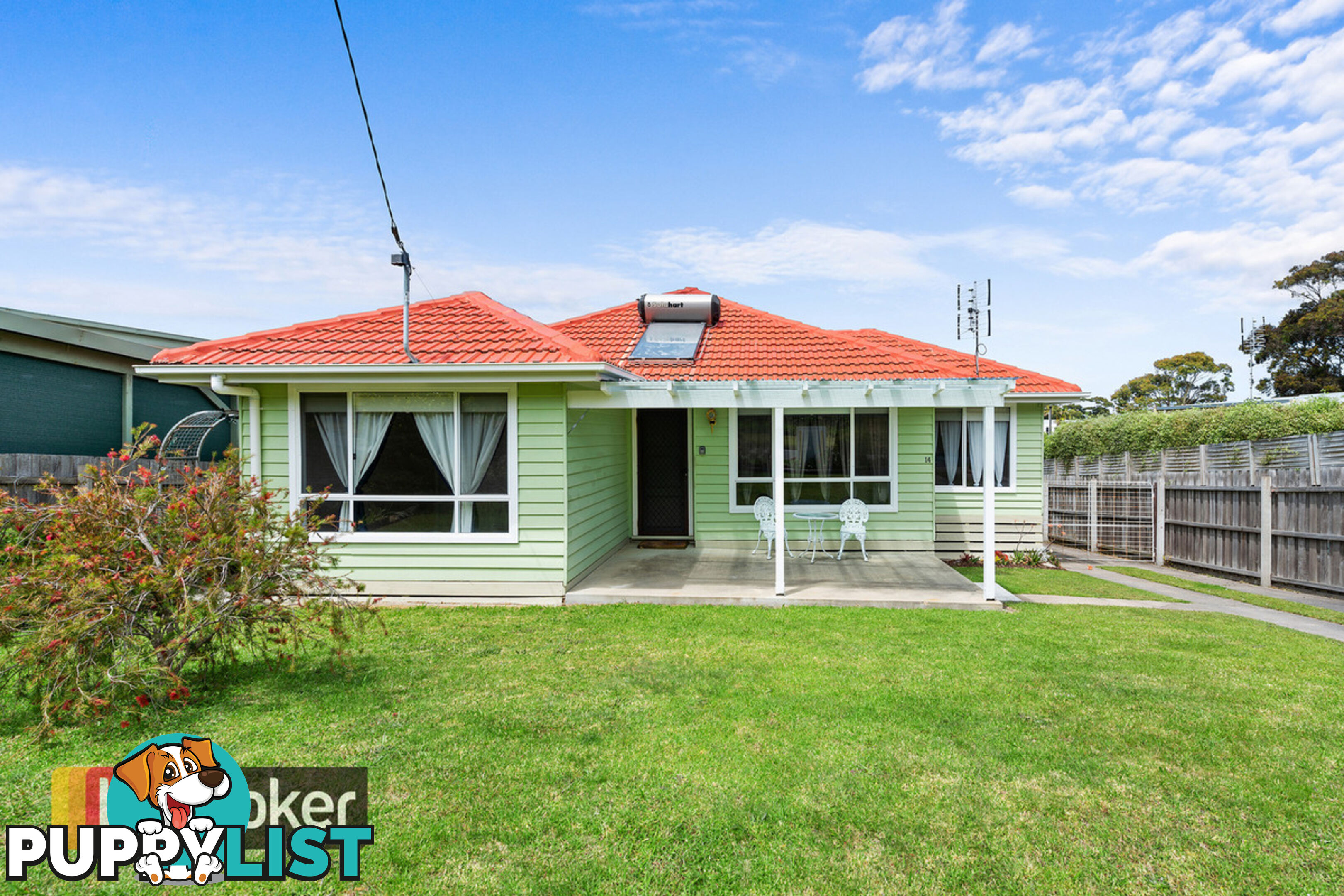 14 Robin Street LAKES ENTRANCE VIC 3909