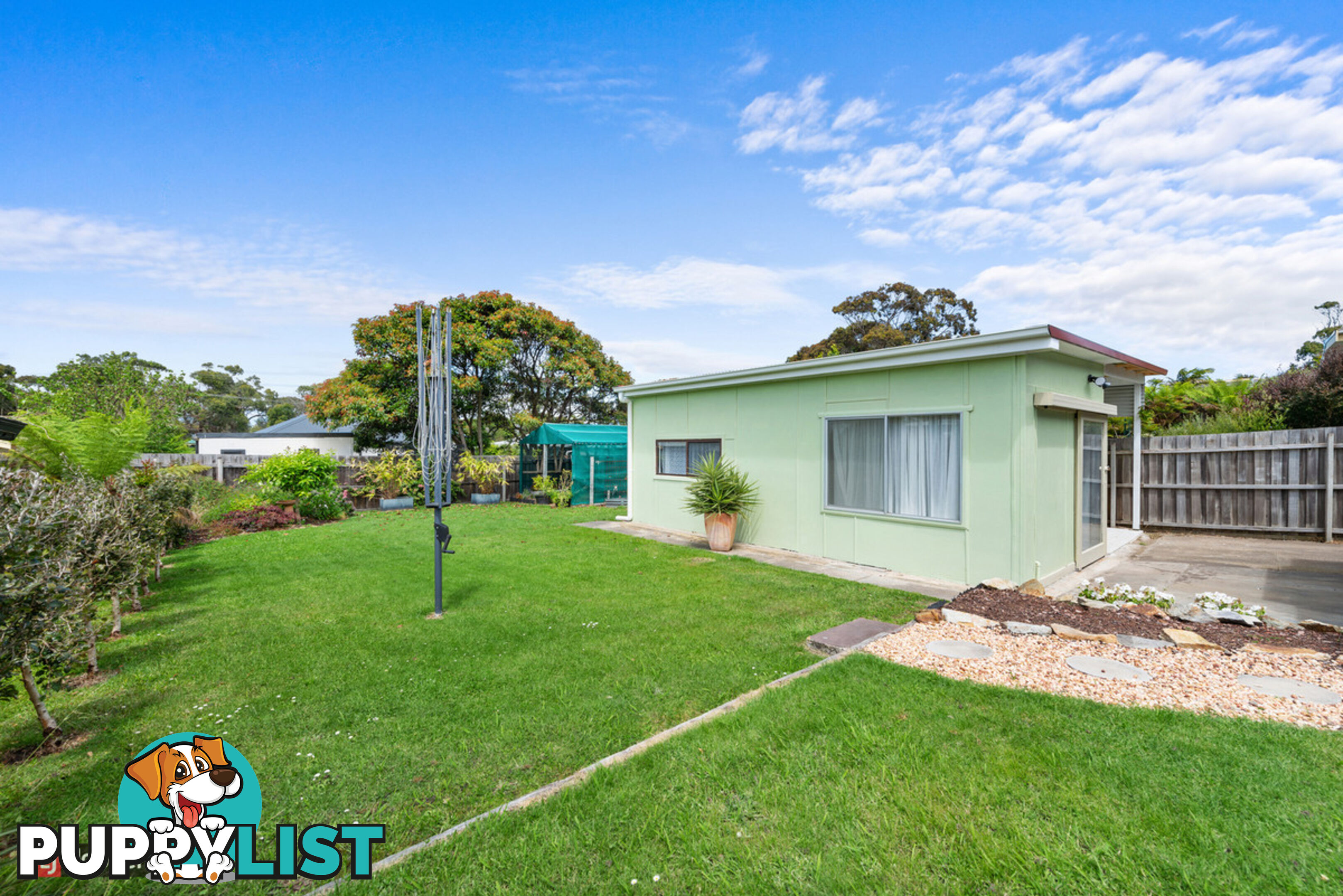 14 Robin Street LAKES ENTRANCE VIC 3909