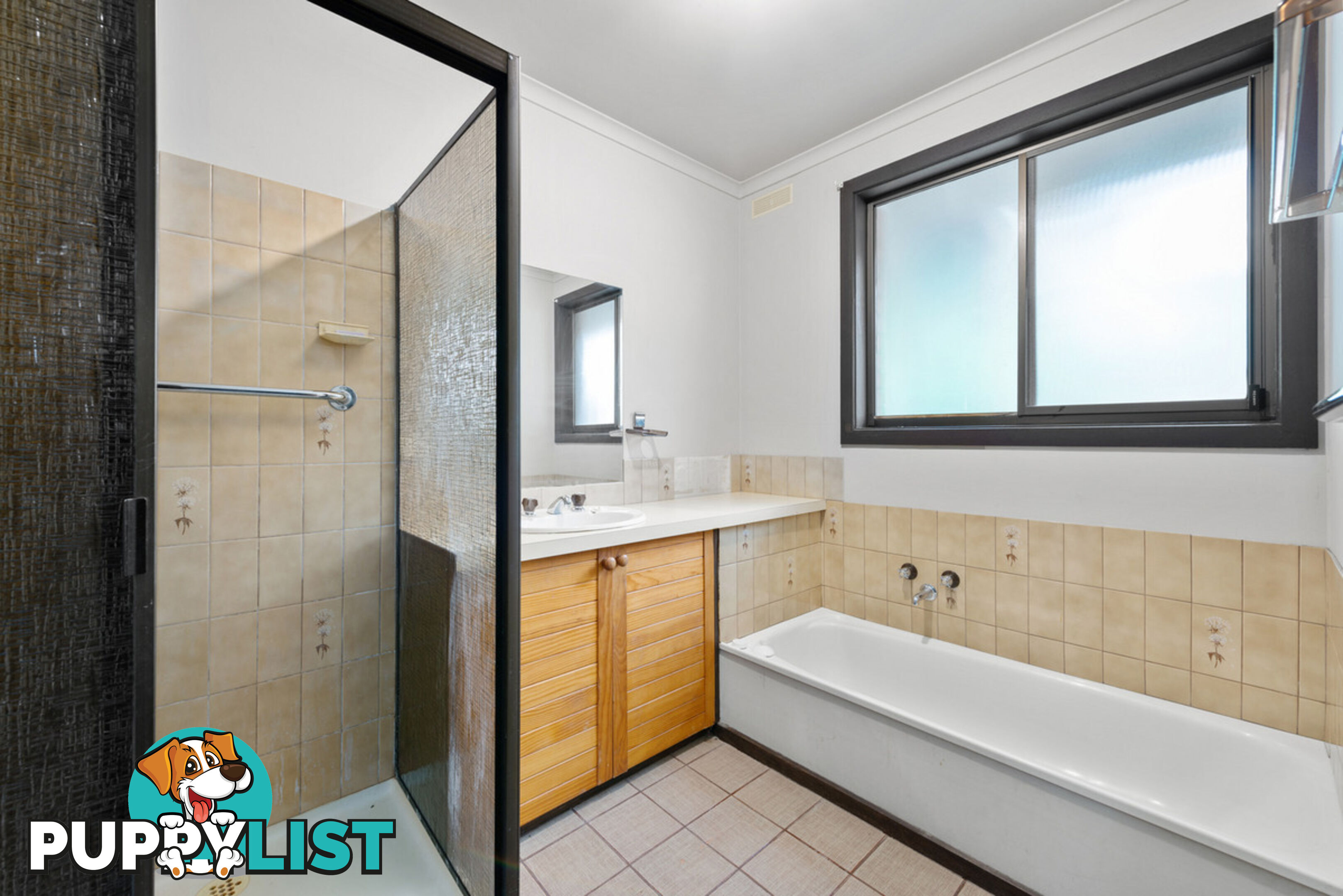 5 Nautilus Way LAKES ENTRANCE VIC 3909