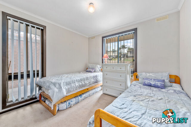 5 Nautilus Way LAKES ENTRANCE VIC 3909