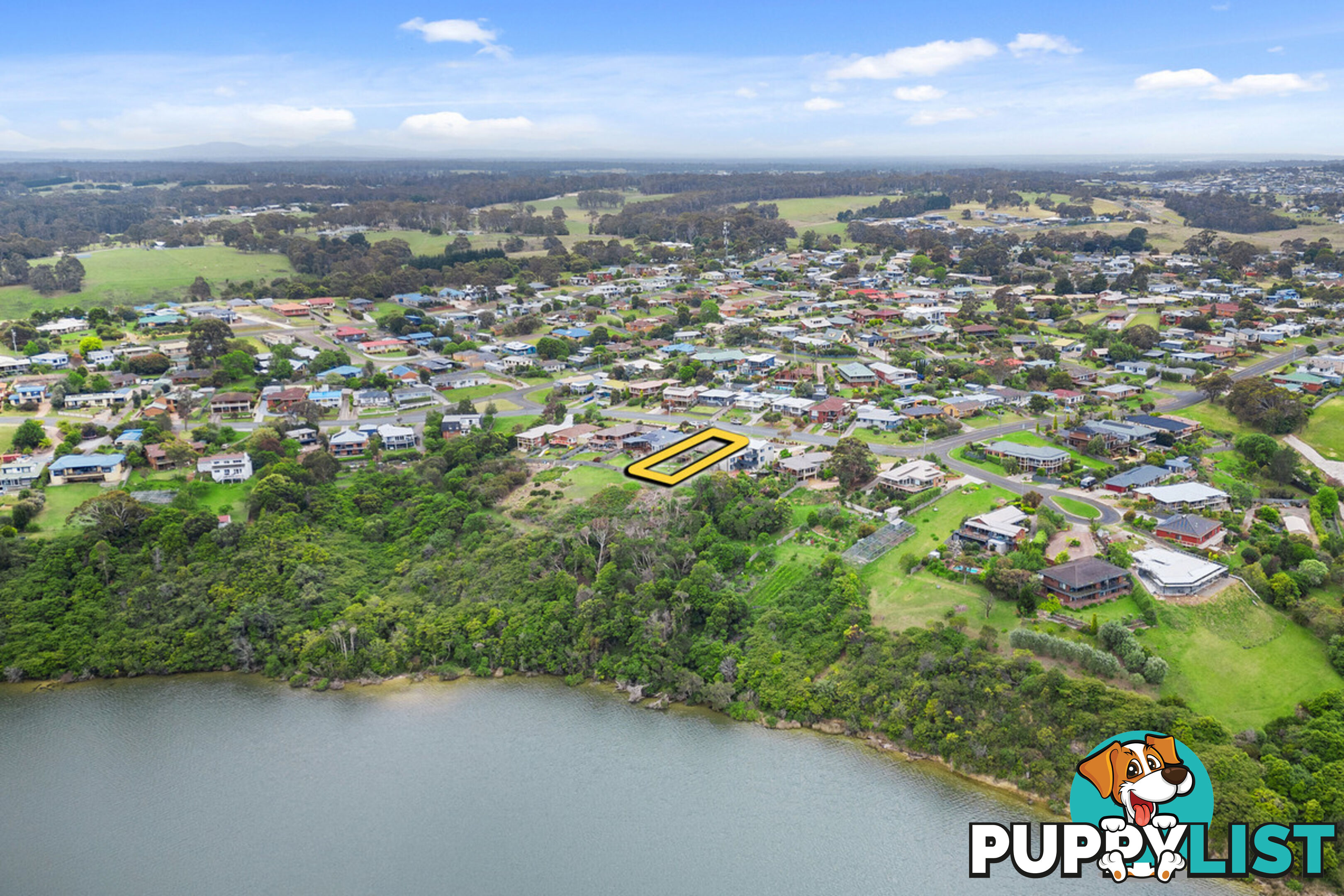 5 Nautilus Way LAKES ENTRANCE VIC 3909