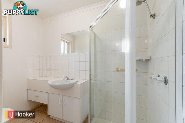 1 Morkham Court LAKES ENTRANCE VIC 3909