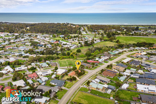 1 Morkham Court LAKES ENTRANCE VIC 3909