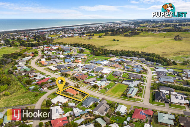 1 Morkham Court LAKES ENTRANCE VIC 3909