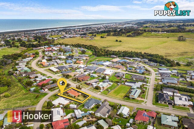 1 Morkham Court LAKES ENTRANCE VIC 3909