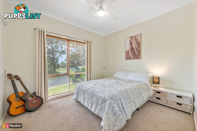 5 Coates Road LAKES ENTRANCE VIC 3909