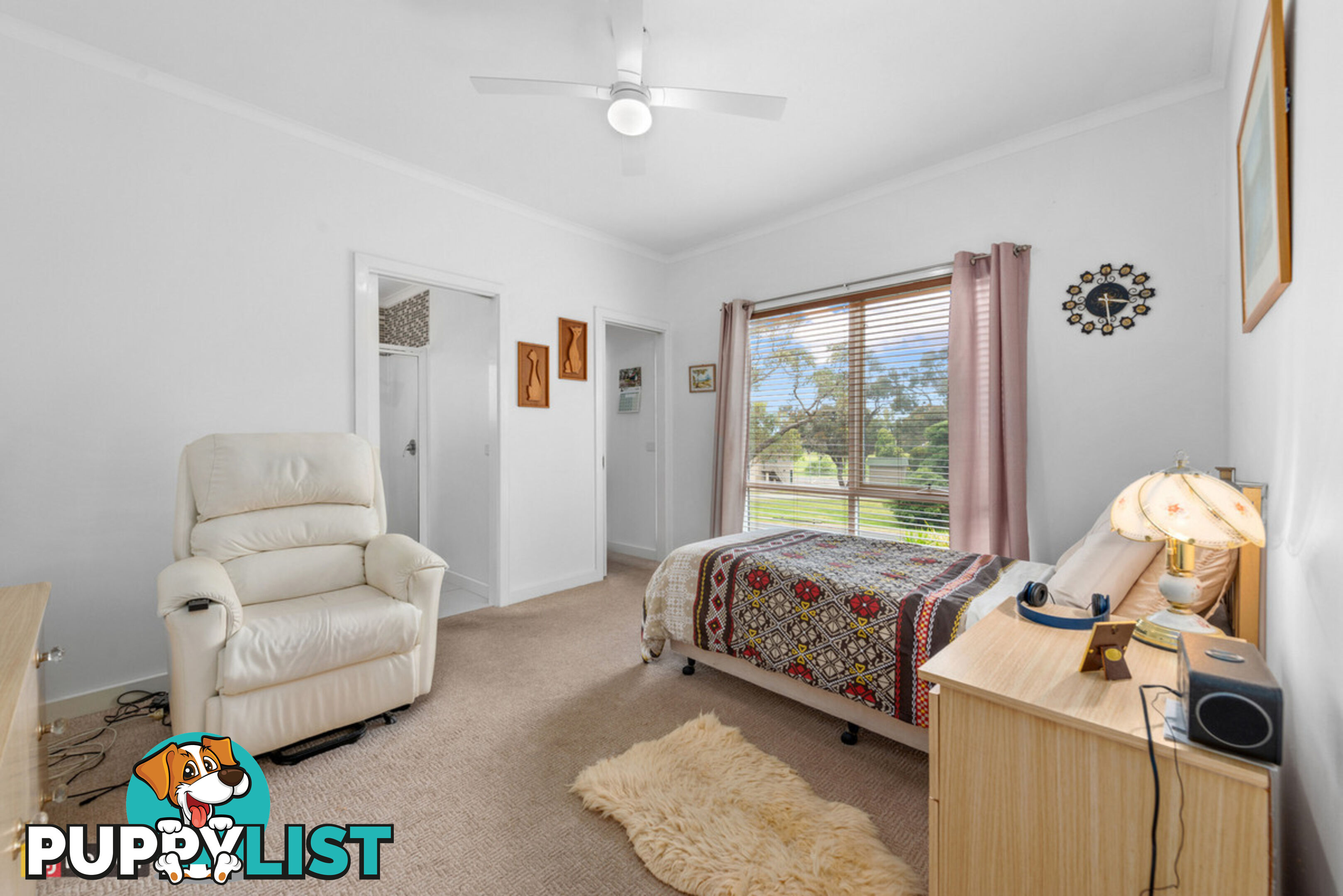 5 Coates Road LAKES ENTRANCE VIC 3909