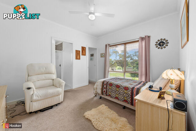 5 Coates Road LAKES ENTRANCE VIC 3909