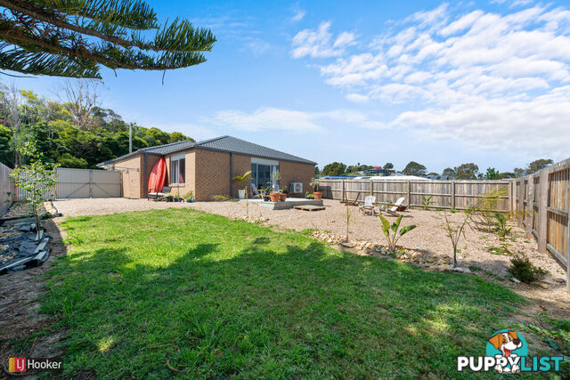 18 Golf Links Road LAKES ENTRANCE VIC 3909