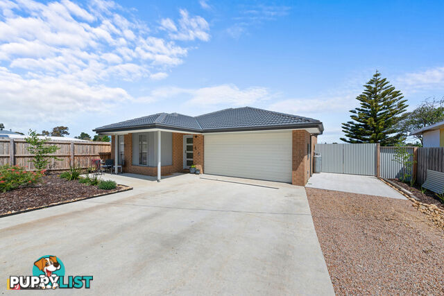 18 Golf Links Road LAKES ENTRANCE VIC 3909