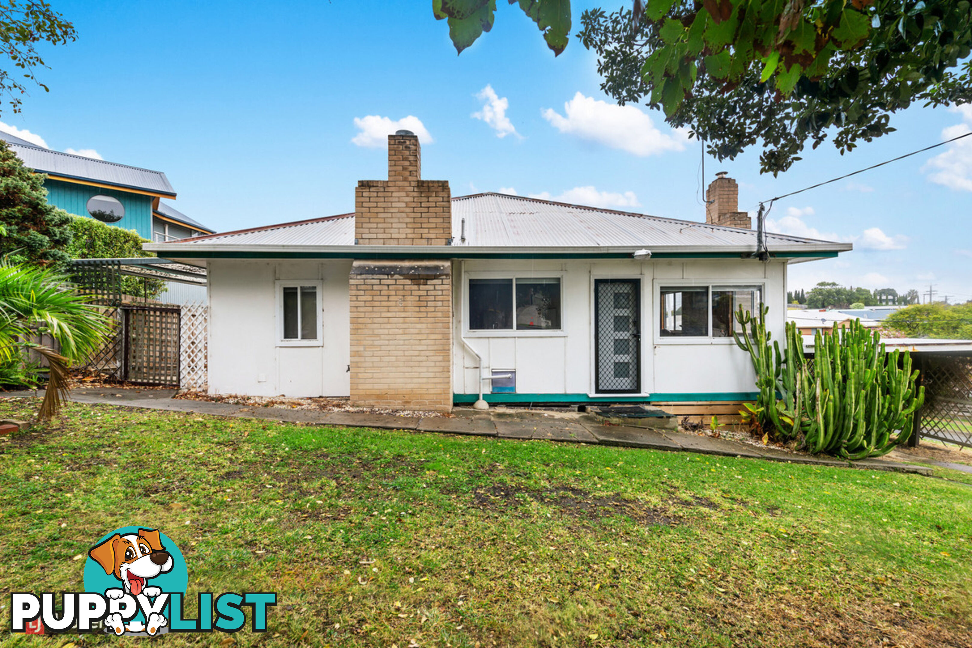 8 Sudings Road LAKES ENTRANCE VIC 3909