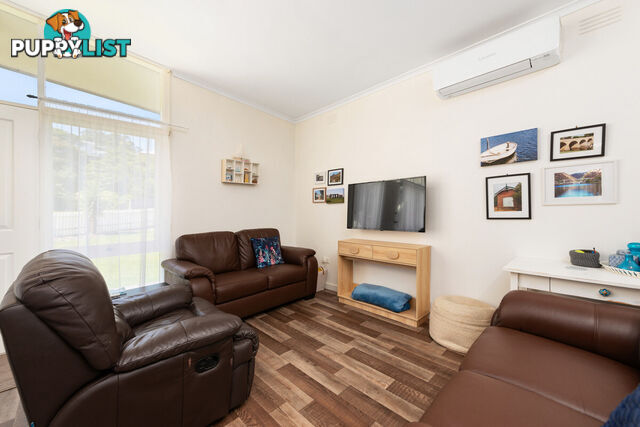 16 Robin Street LAKES ENTRANCE VIC 3909