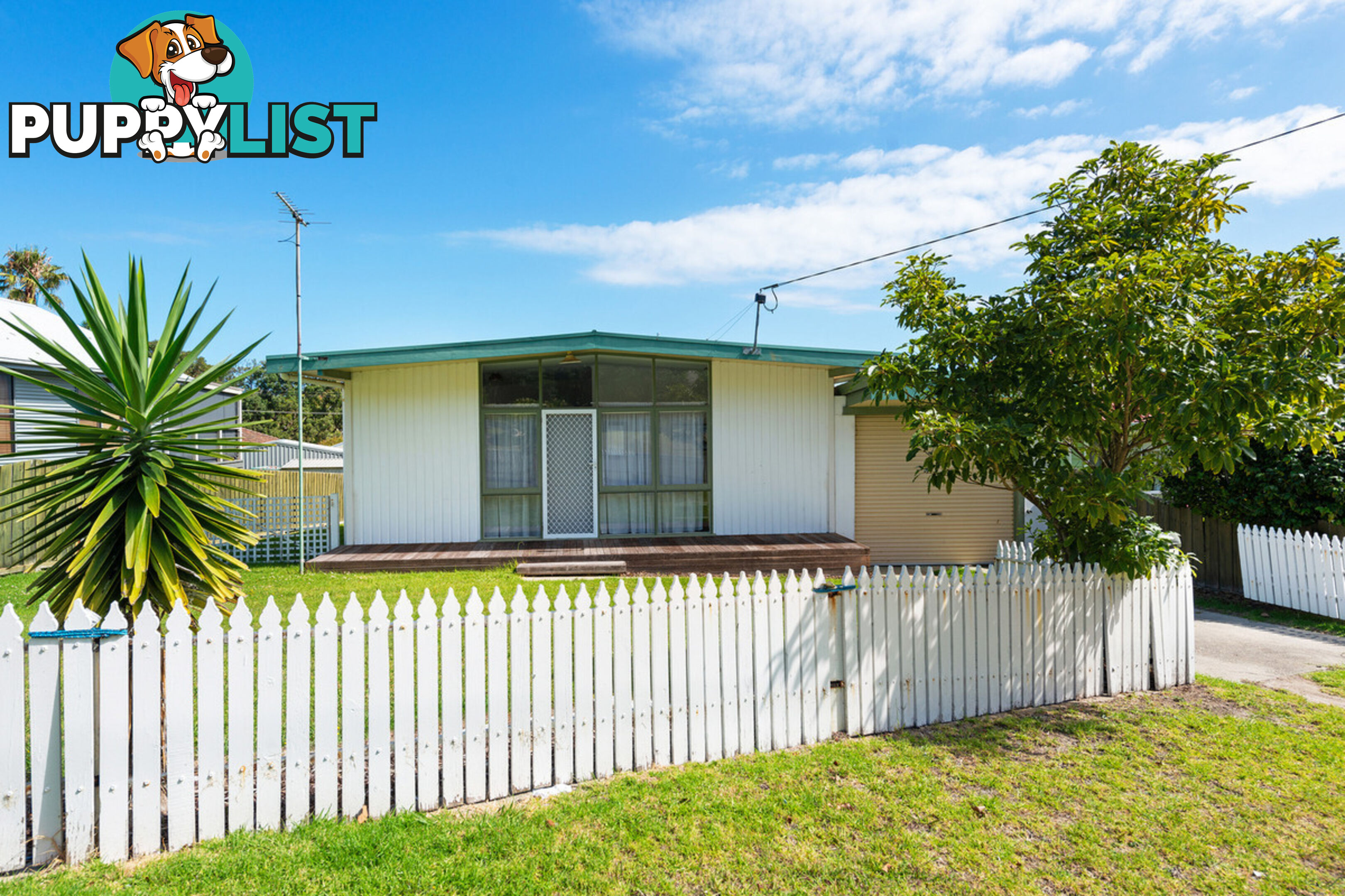 16 Robin Street LAKES ENTRANCE VIC 3909